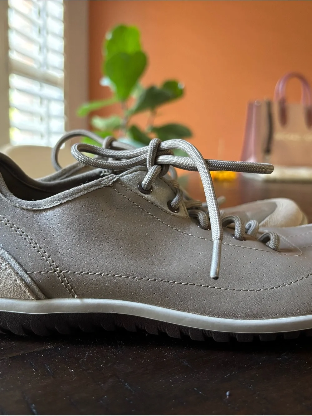 Women’s Clark Sneakers in Light Beige
